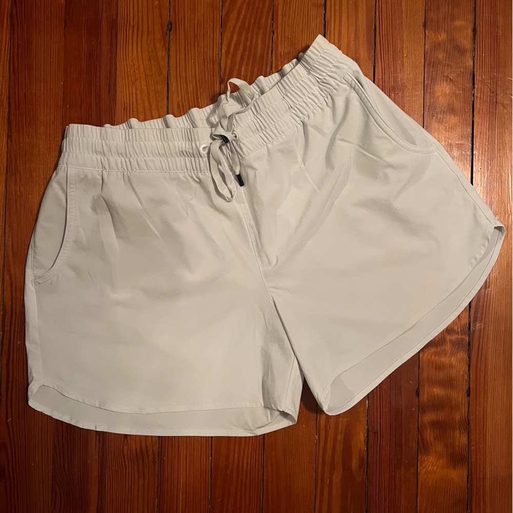 EDDIE BAUER Woman’s Drawstring Shorts in Light Gray